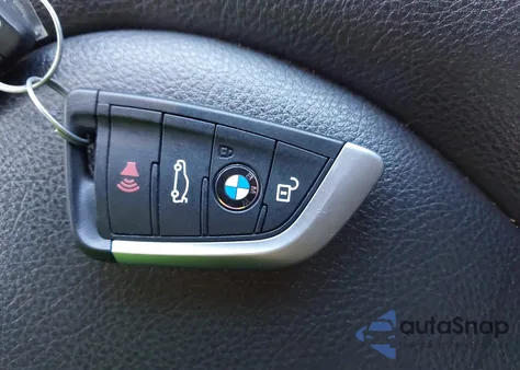 2017 BMW X1 xDrive28I z USA, uszkodzony, nr VIN WBXHT3C37H5F71846